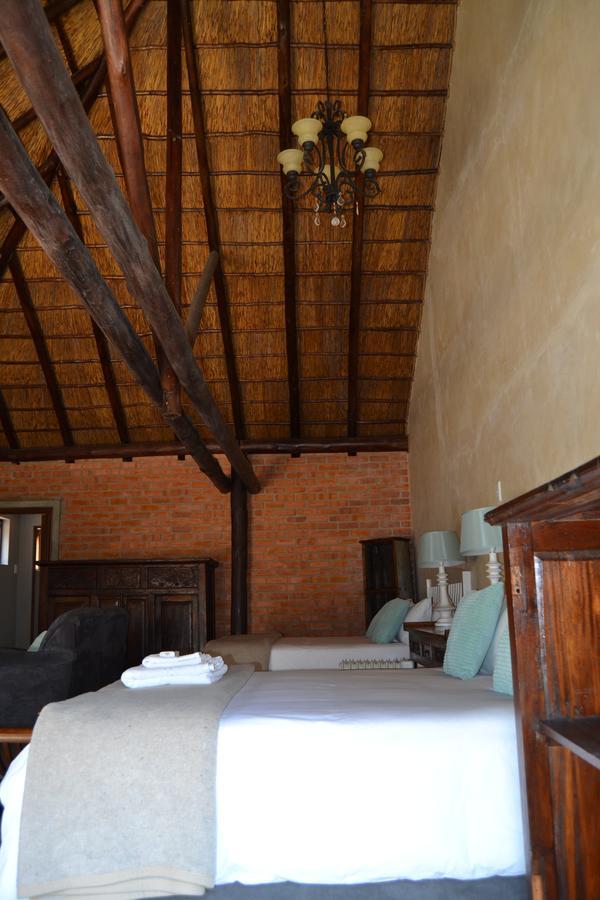 Chartwell Manor Hotel Buitenkant foto